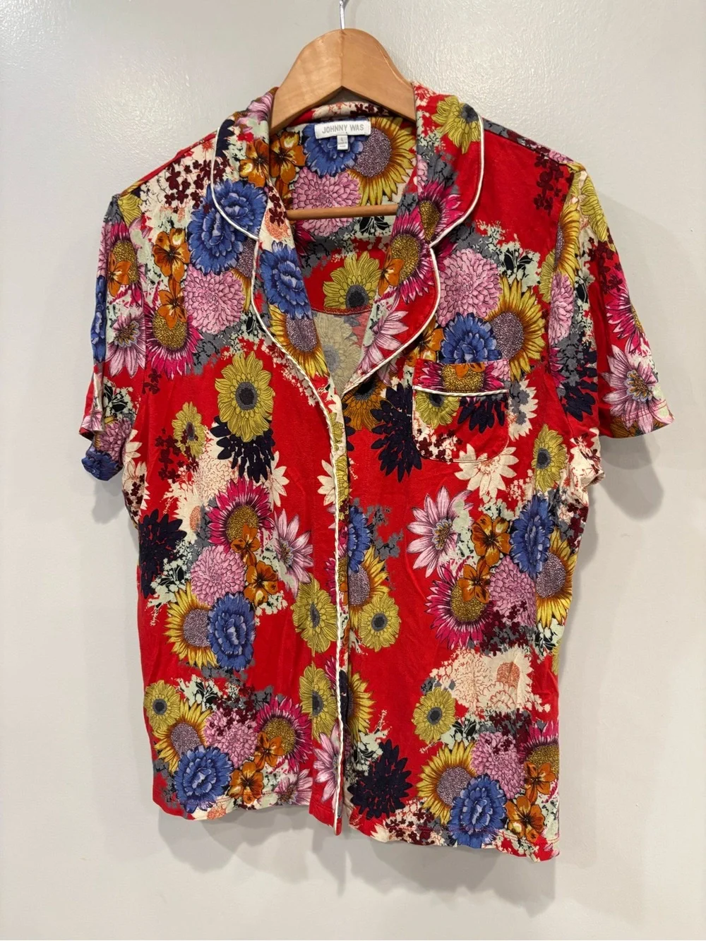 Johnny Was Multicolor Floral Top  Pajamas — Red and Blue Accents